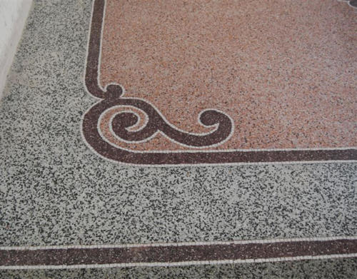 Terrazzo, pavimento in graniglia battuta con decori musivi