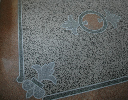Terrazzo, pavimento in graniglia battuta con decori musivi
