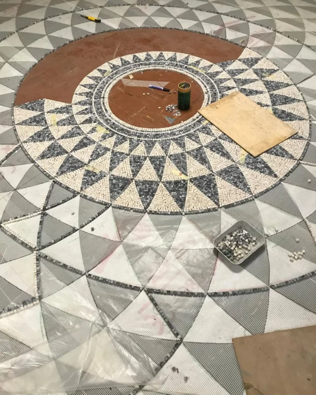 Red mosaic at work on a new project. We are making a mosaic floor for a private residence in Washington, D.C.
The design chosen is typical of the Greco-Roman era
#mosaico #mosaic #mosaicart #custommosaic #floormosaic #mosaicoartigianale #madeinitaly